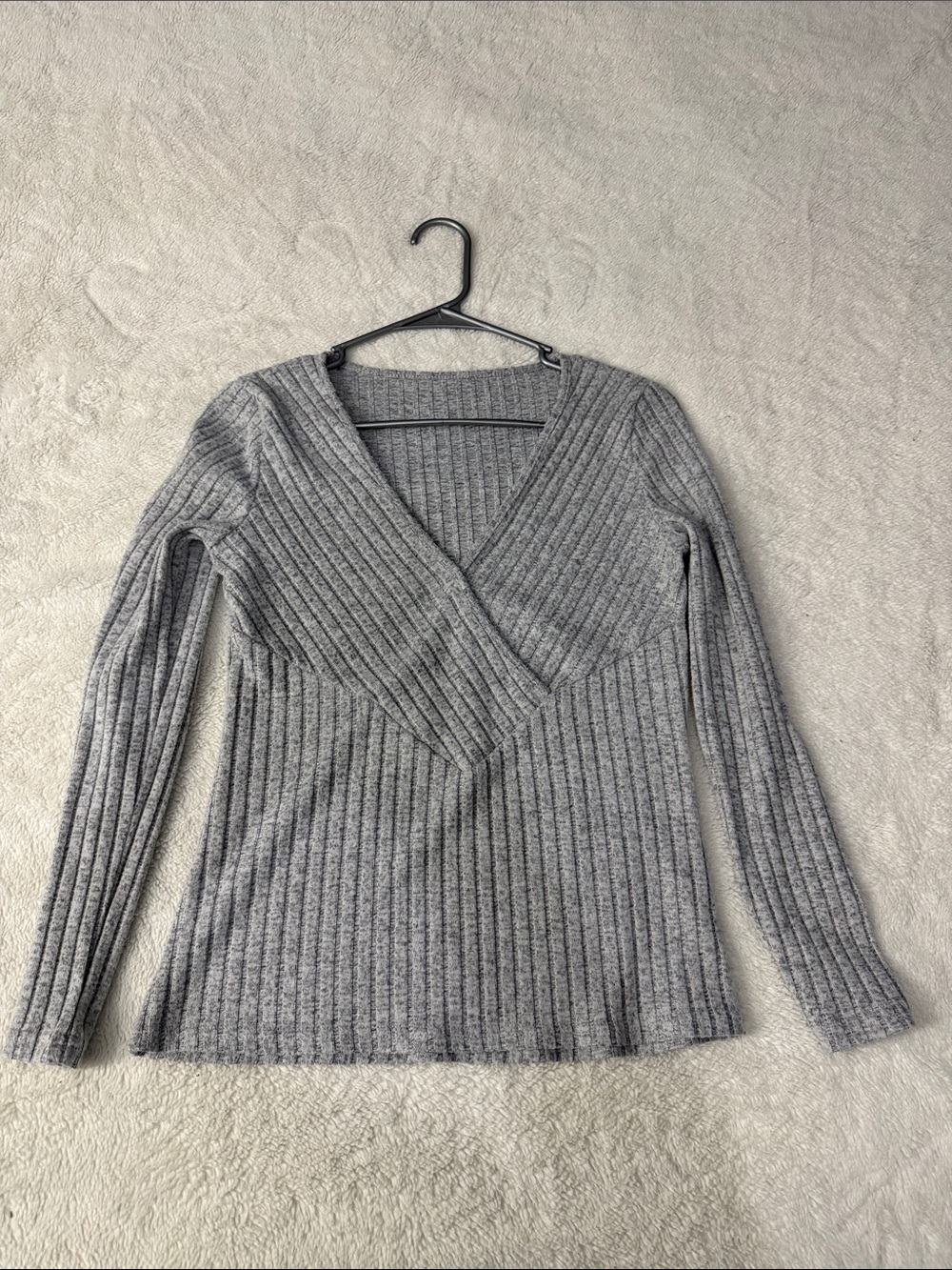 Women’s Gray Ribbed V-Neck Sweater